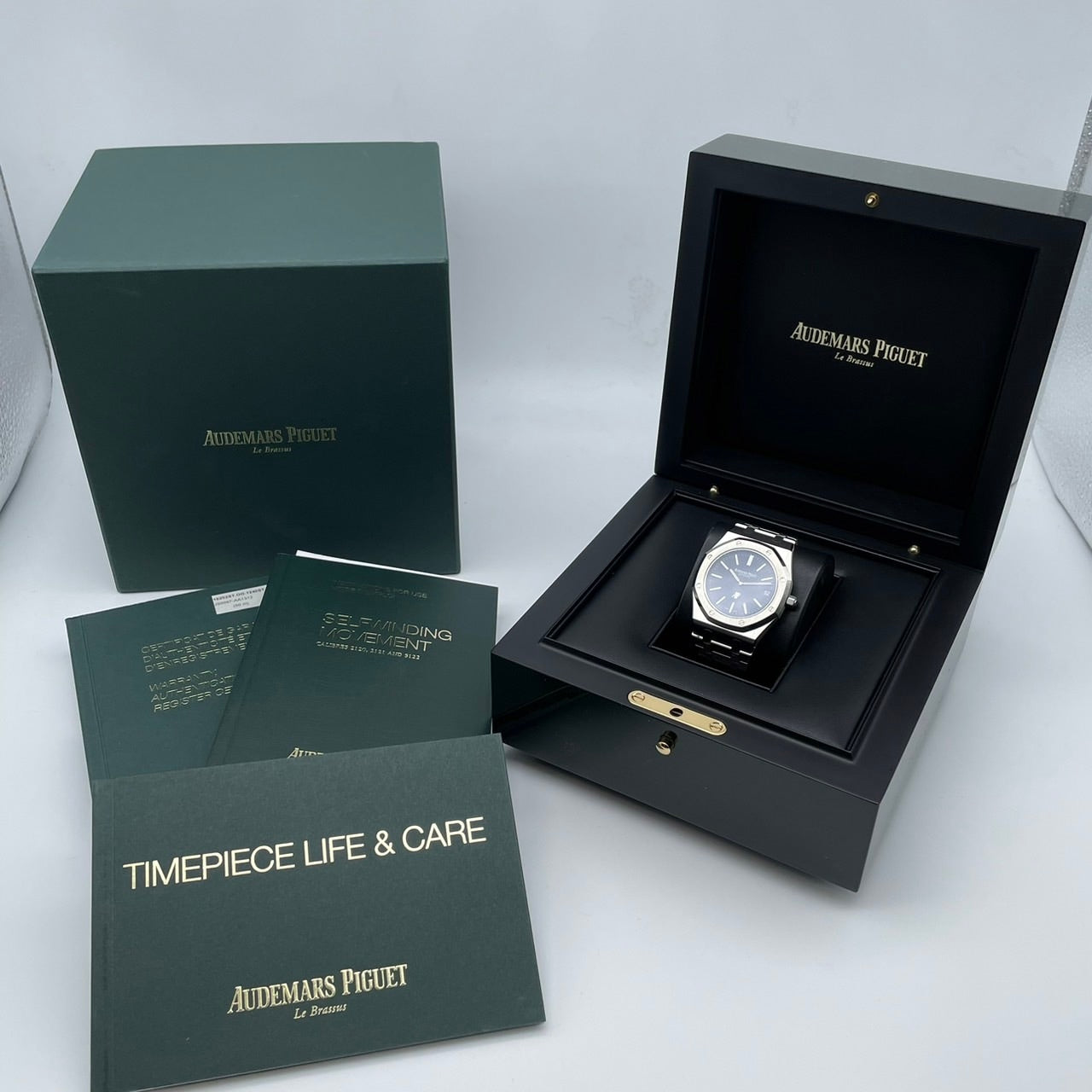 Pre-Owned Audemars Piguet Royal Oak "Jumbo" Extra Sin 15202ST.OO.1240ST.01 39mm