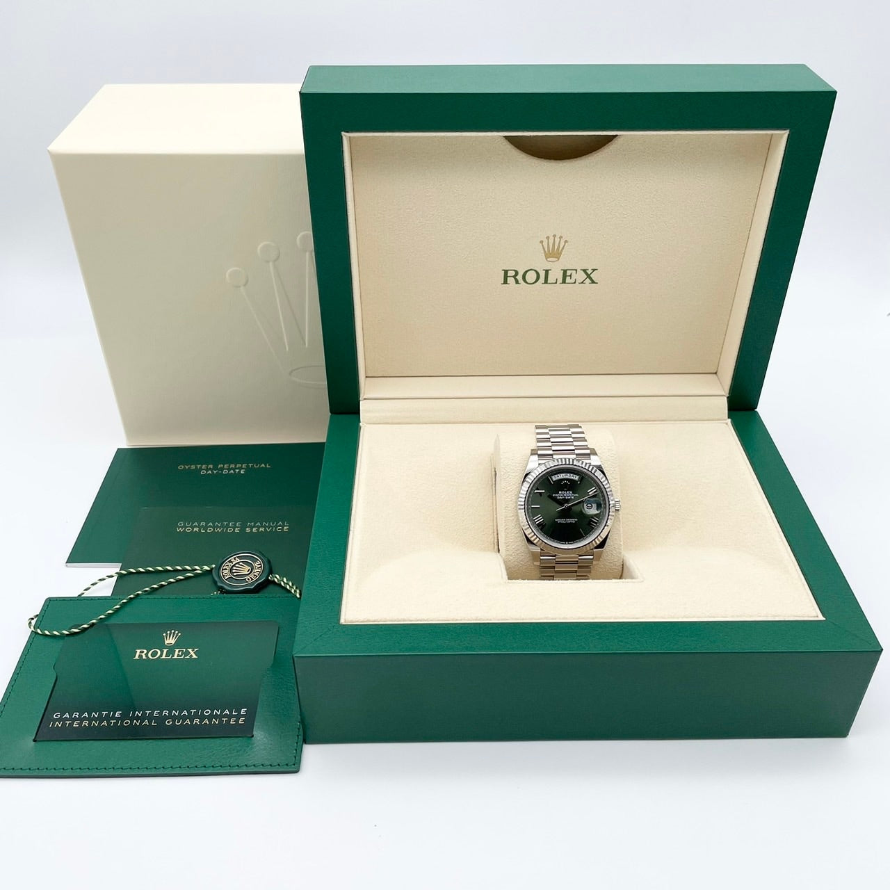 プレオウンド ロレックス デイデイト 228239 ホワイトゴールド オリーブグリーン ローマン 40mm