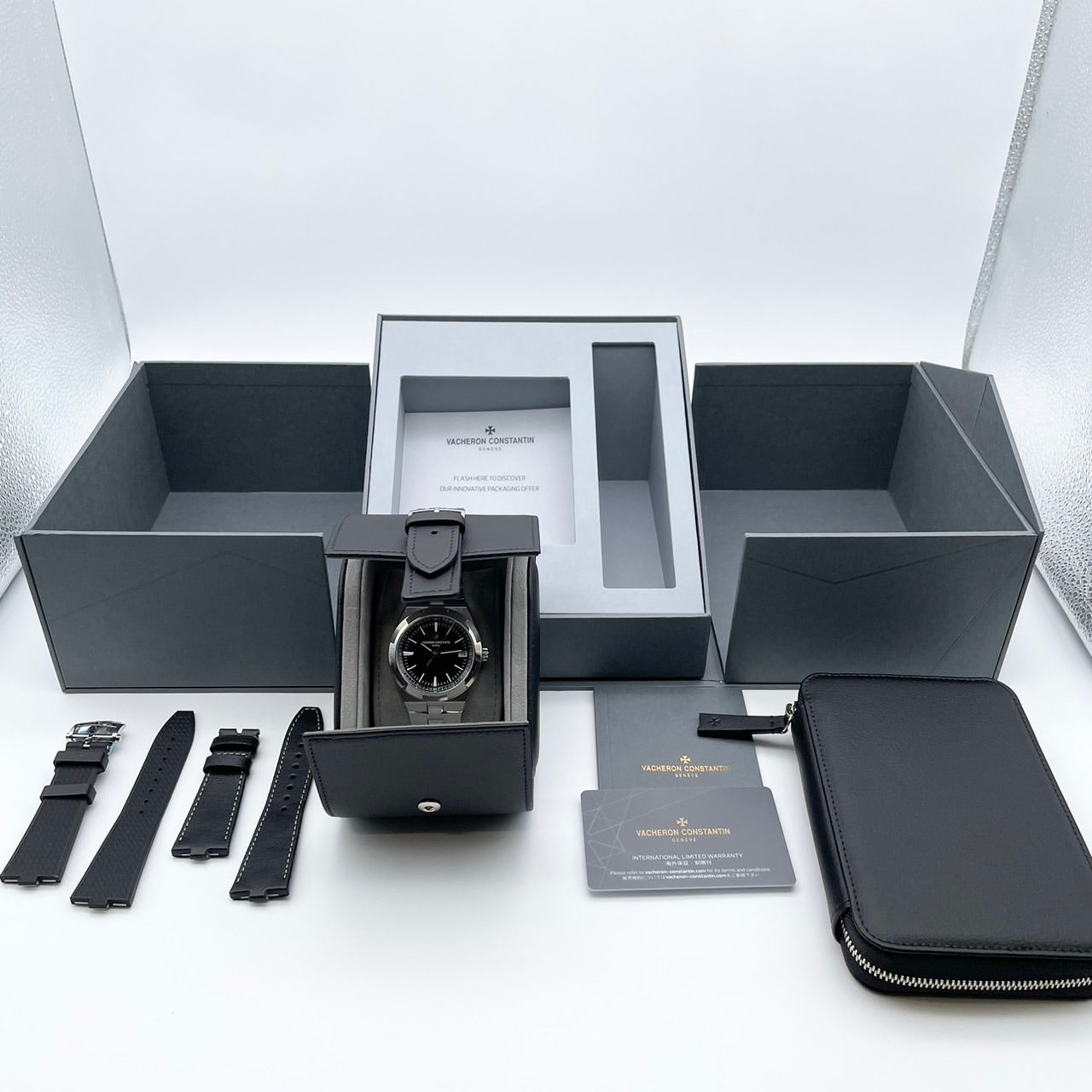 Pre-Owned Vacheron Constantin Overseas 4520V/210A-B483 Stainless Steel Black 41mm