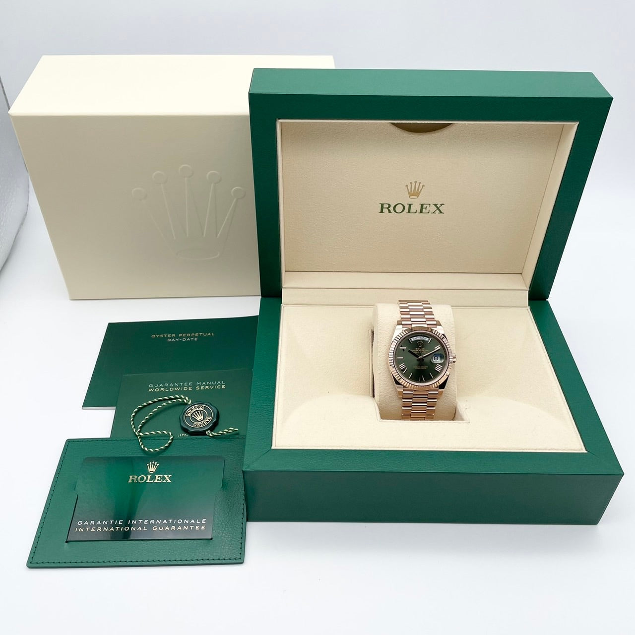 プレオウンド ロレックス デイデイト 228235 エバーローズゴールド オリーブグリーン ローマン 40mm