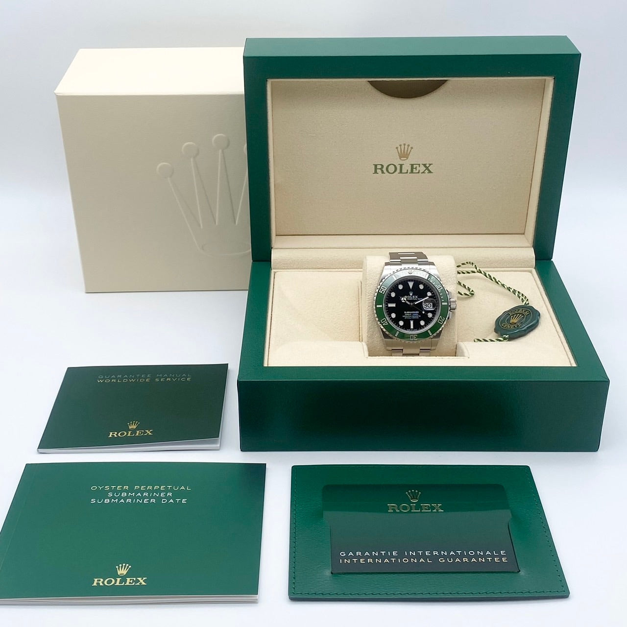 プレオウンド サブマリーナ デイト 126610LV オイスターブレスレット ブラック グリーン 41mm