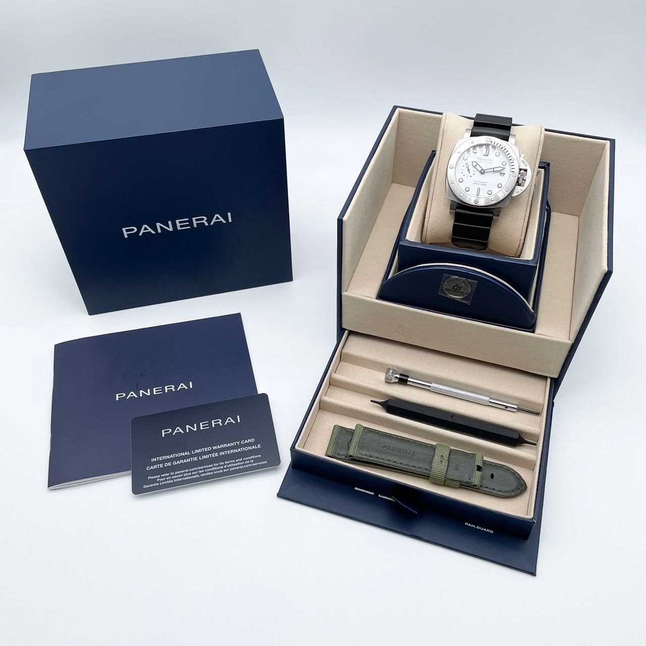 プレオウンド パネライ サブマーシブル PAM02223 ホワイト 42mm