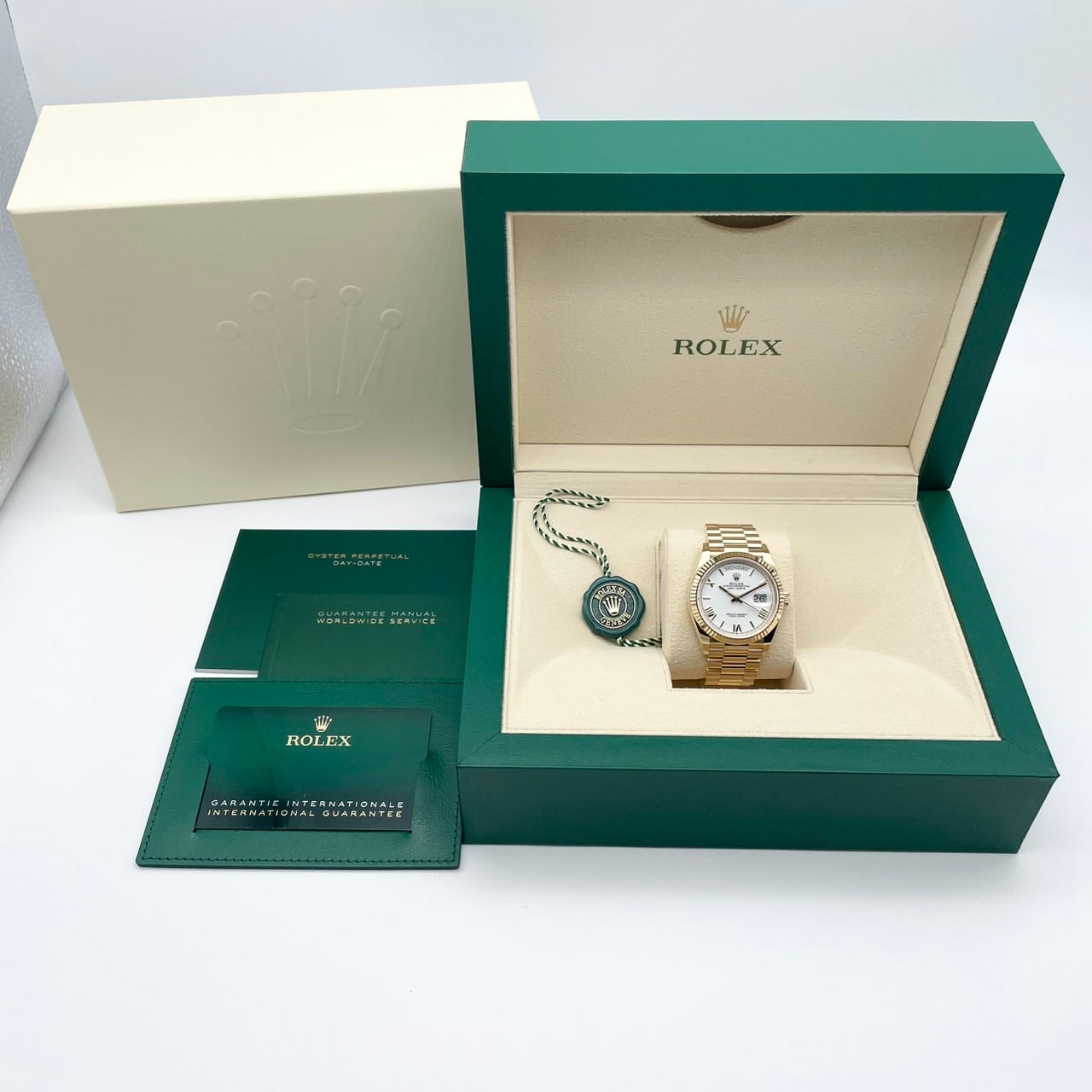 プレオウンド ロレックス デイデイト 128238 ホワイト 36mm