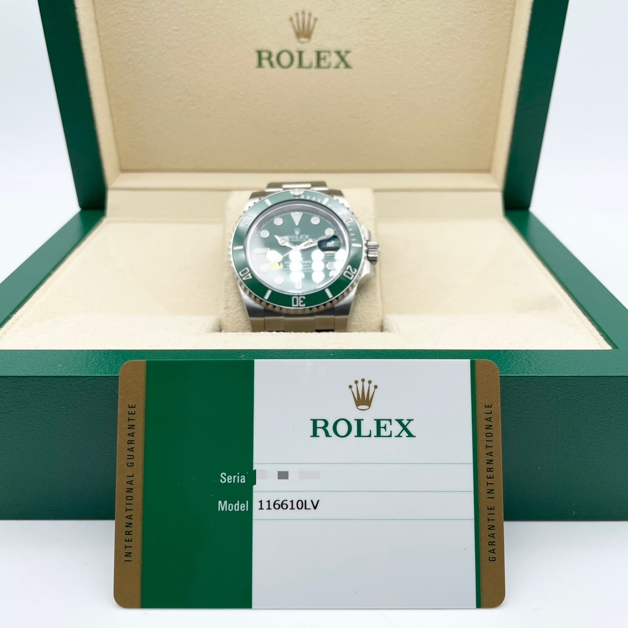 Pre-Owned Rolex Submariner Date 116610LV Green Oyster Bracelet 40mm