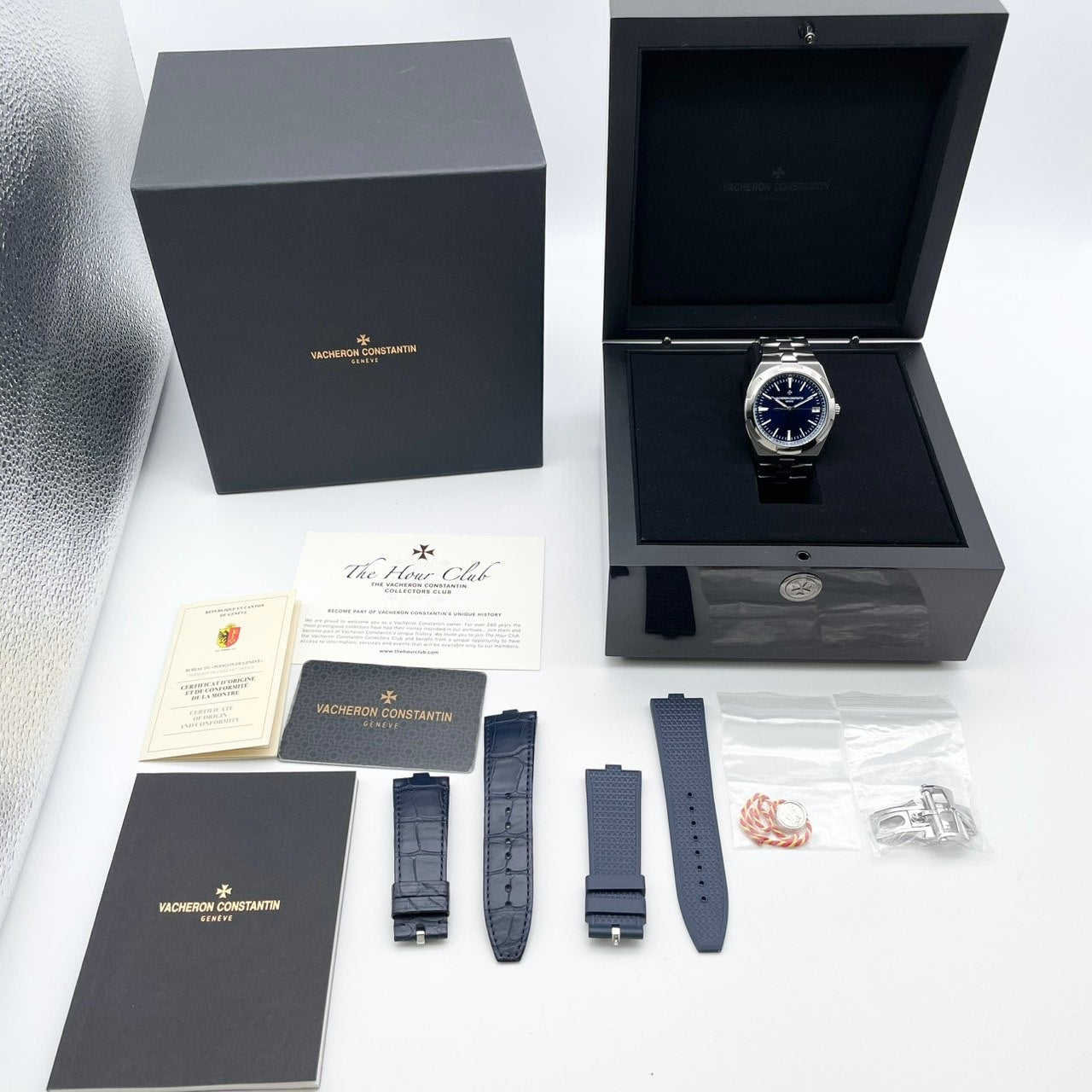 Pre-Owned Vacheron Constantin Overseas 4500V/110A-B128 Blue Stainless Steel 41mm