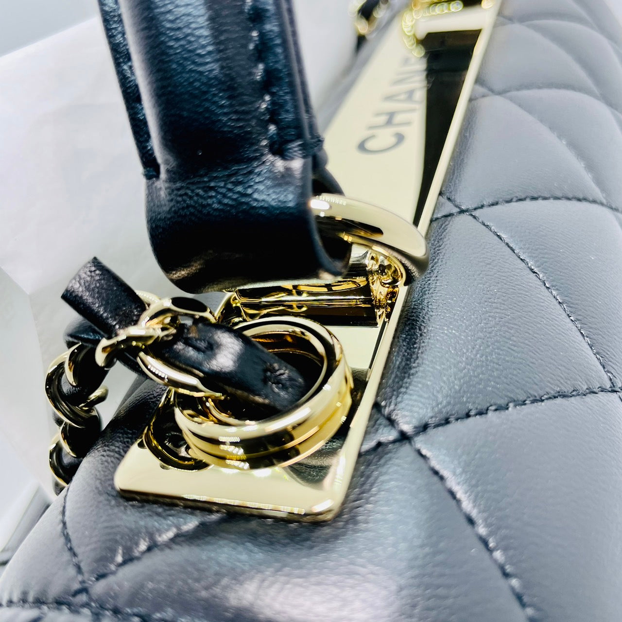 Pre-Owned Chanel Top Handle Flap Bag A92236 Lambskin Black Gold Hardware