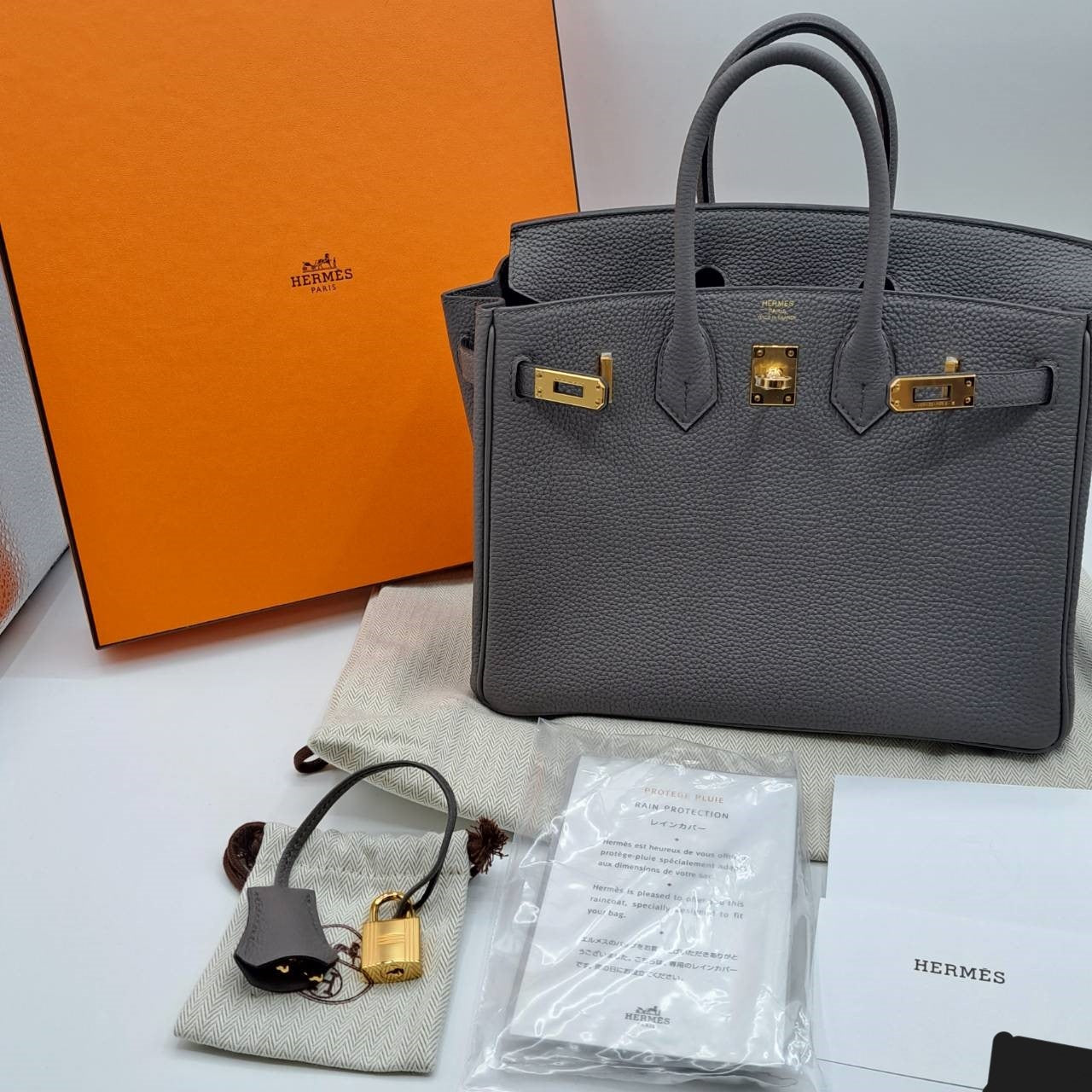 Hermes Birkin 25 Ethan Togo Gold Hardware B가 새겨 져 있습니다