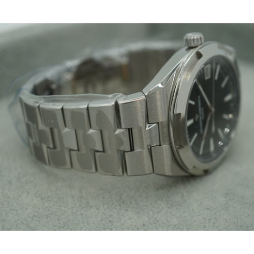 Pre-Owned Vacheron Constantin Overseas Automatic 4500V/110A-B483