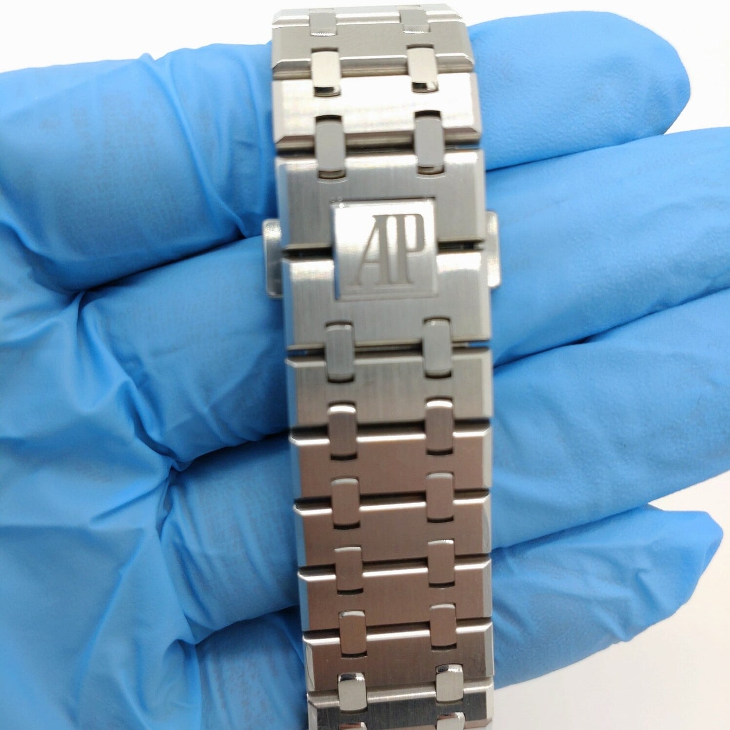 Pre-Owned Audemars Piguet Royal Oak Black 15500ST.OO.1220ST.03