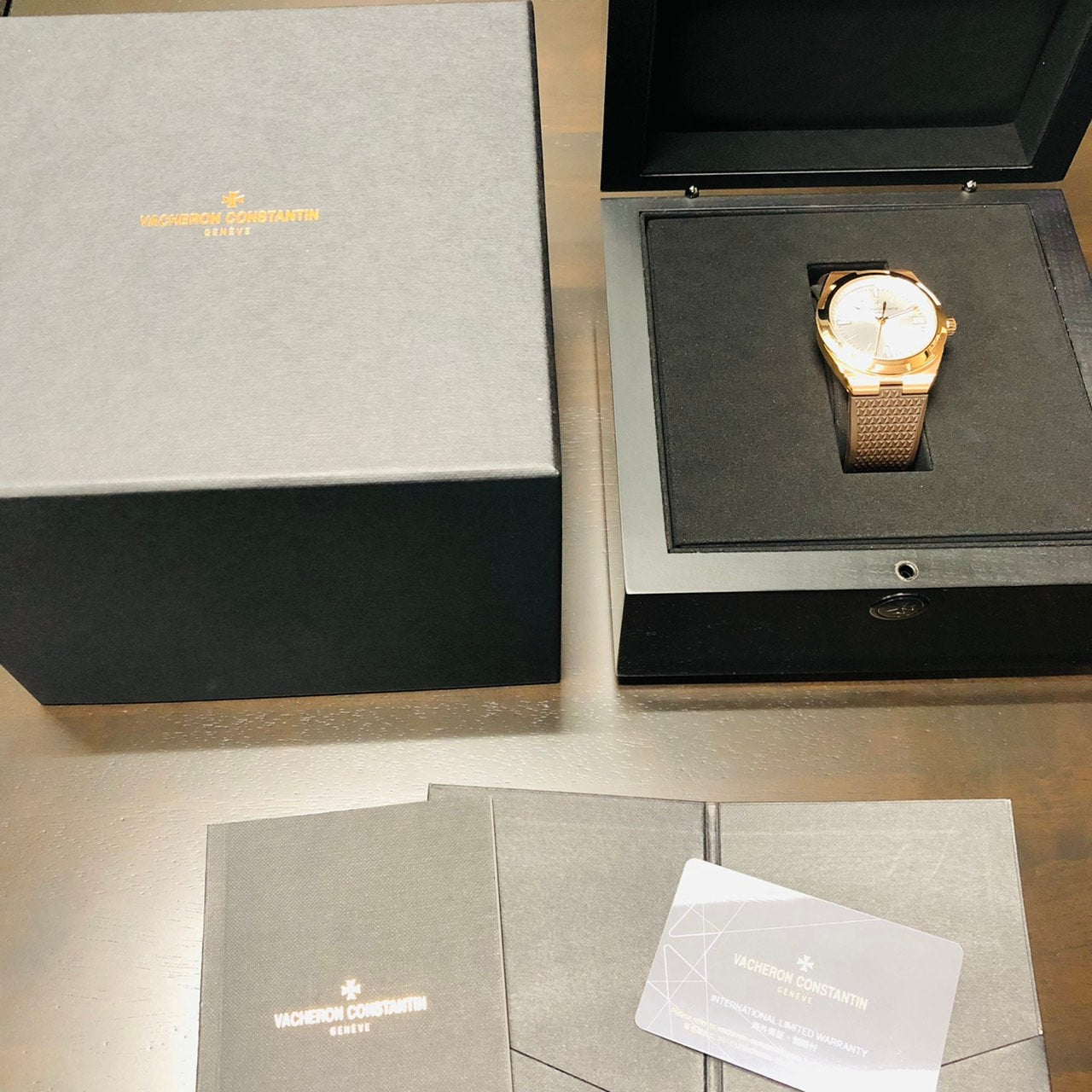 Pre-Owned Vacheron Constantin Overseas Automatic 4500V/000R-B127