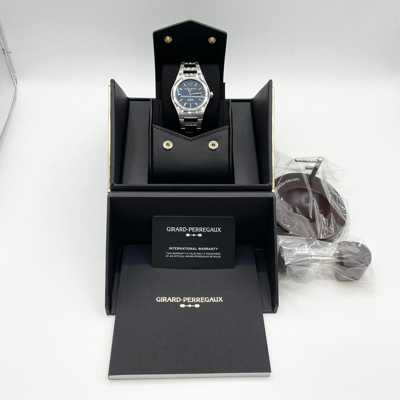 二手Girard Perregaux Lorraart 81010-11-431-11A蓝色42mm