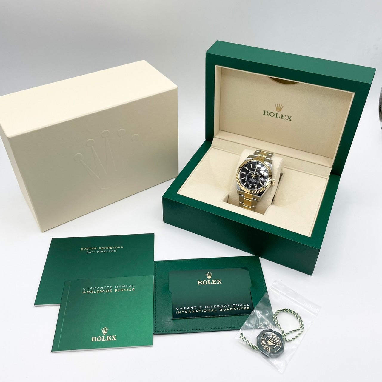 プレオウンド ロレックス スカイドゥエラー 326933 オイスターブレスレット ブラック 42mm