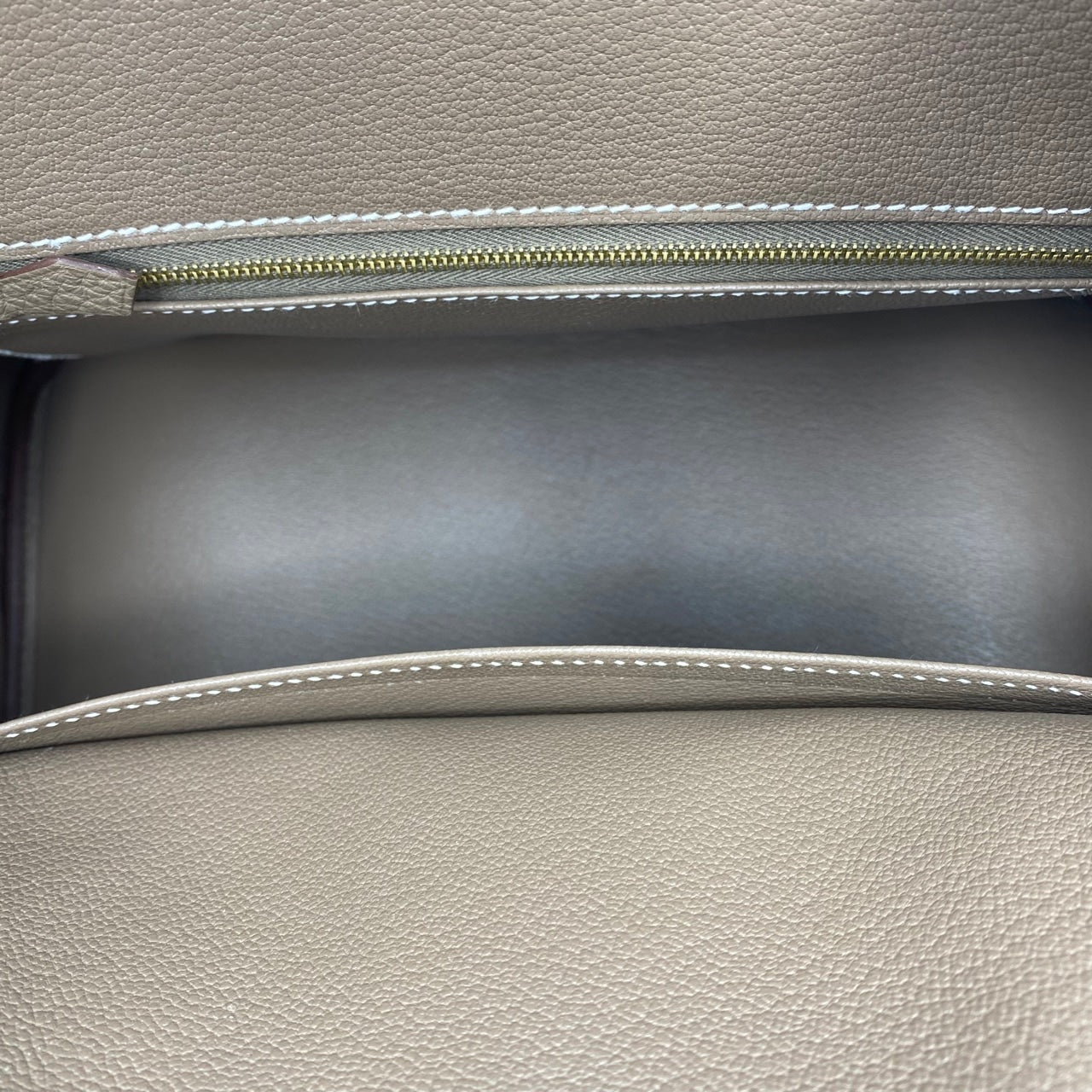 Hermes Birkin 30 Etoup Togo Gold Hardware B가 새겨 져 있습니다