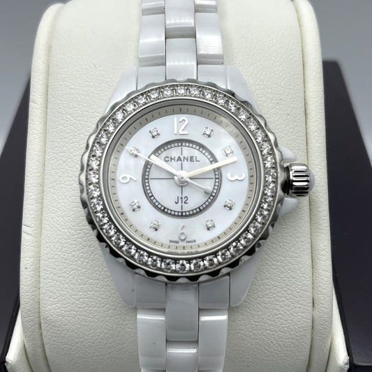 Pre-Owned Chanel J12 H2572 White Shell Ceramic 29MM