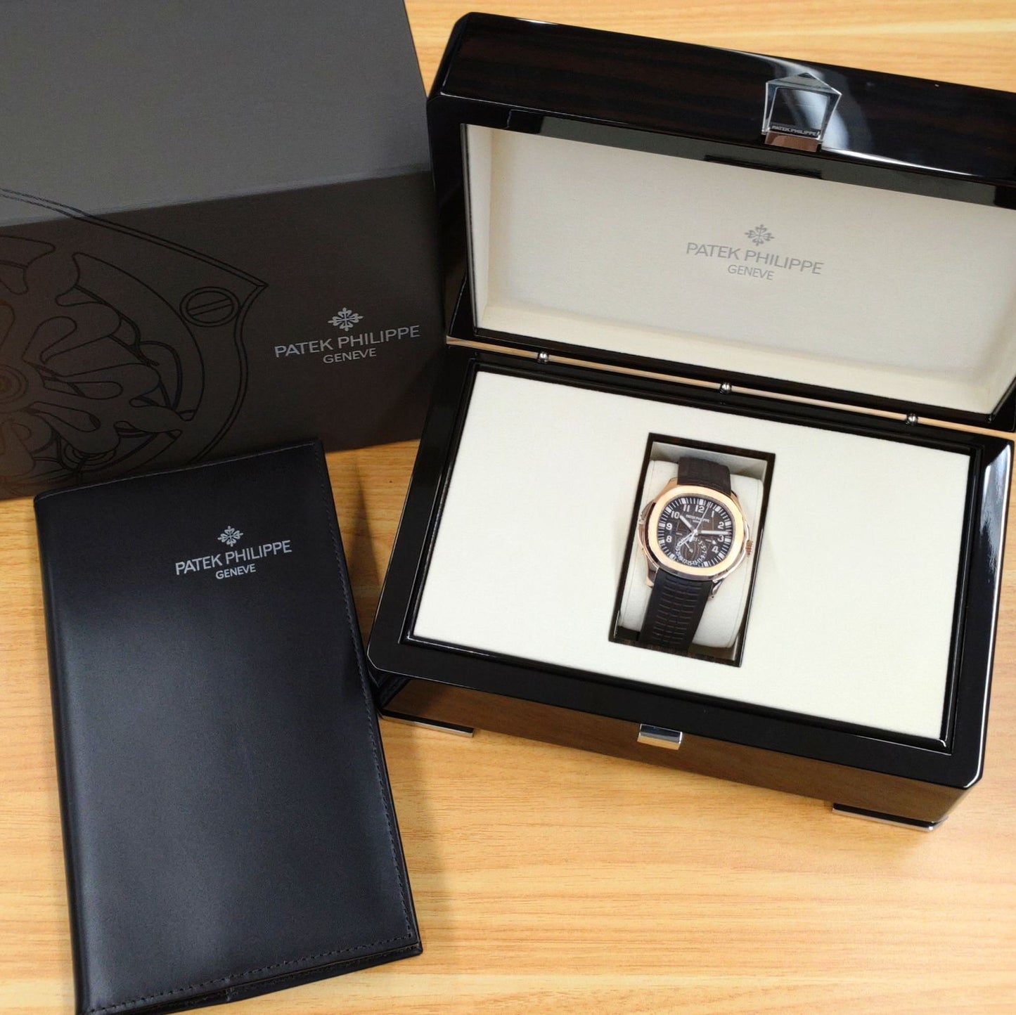 Pre-Owned Patek Philippe Aquanaut 5164R-001 18K Rose Gold