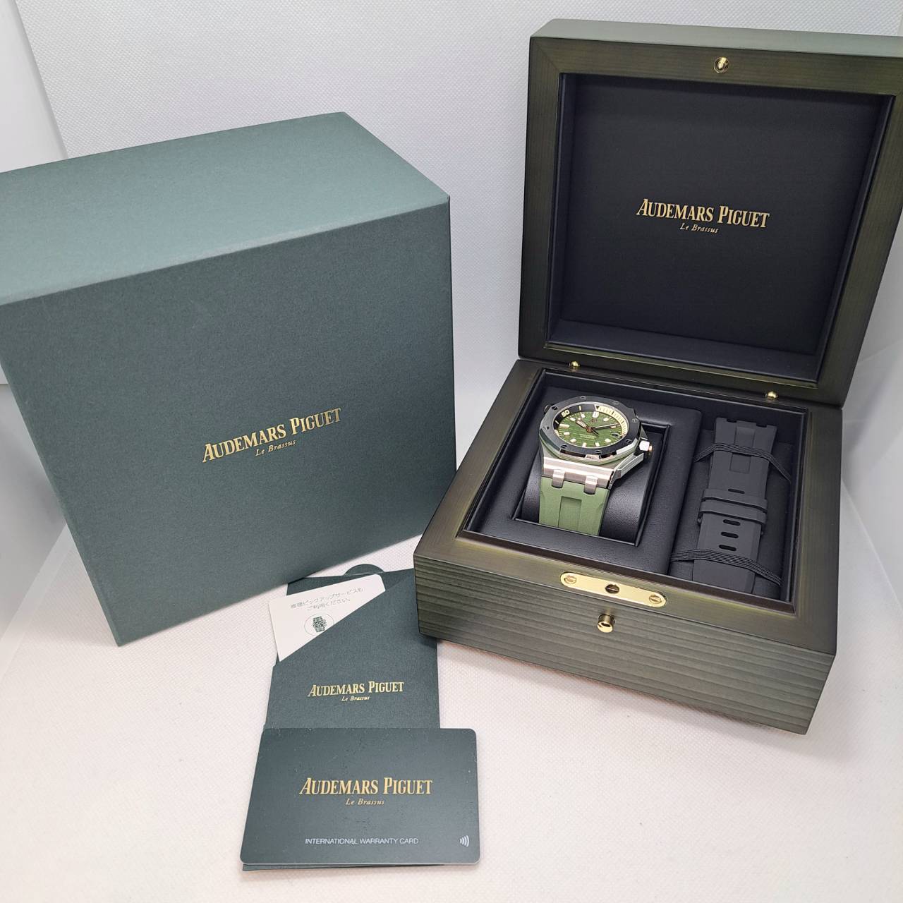 二手的Audemars Piguet Royal Oak Offshore 15720St.OO.A052CA.01
