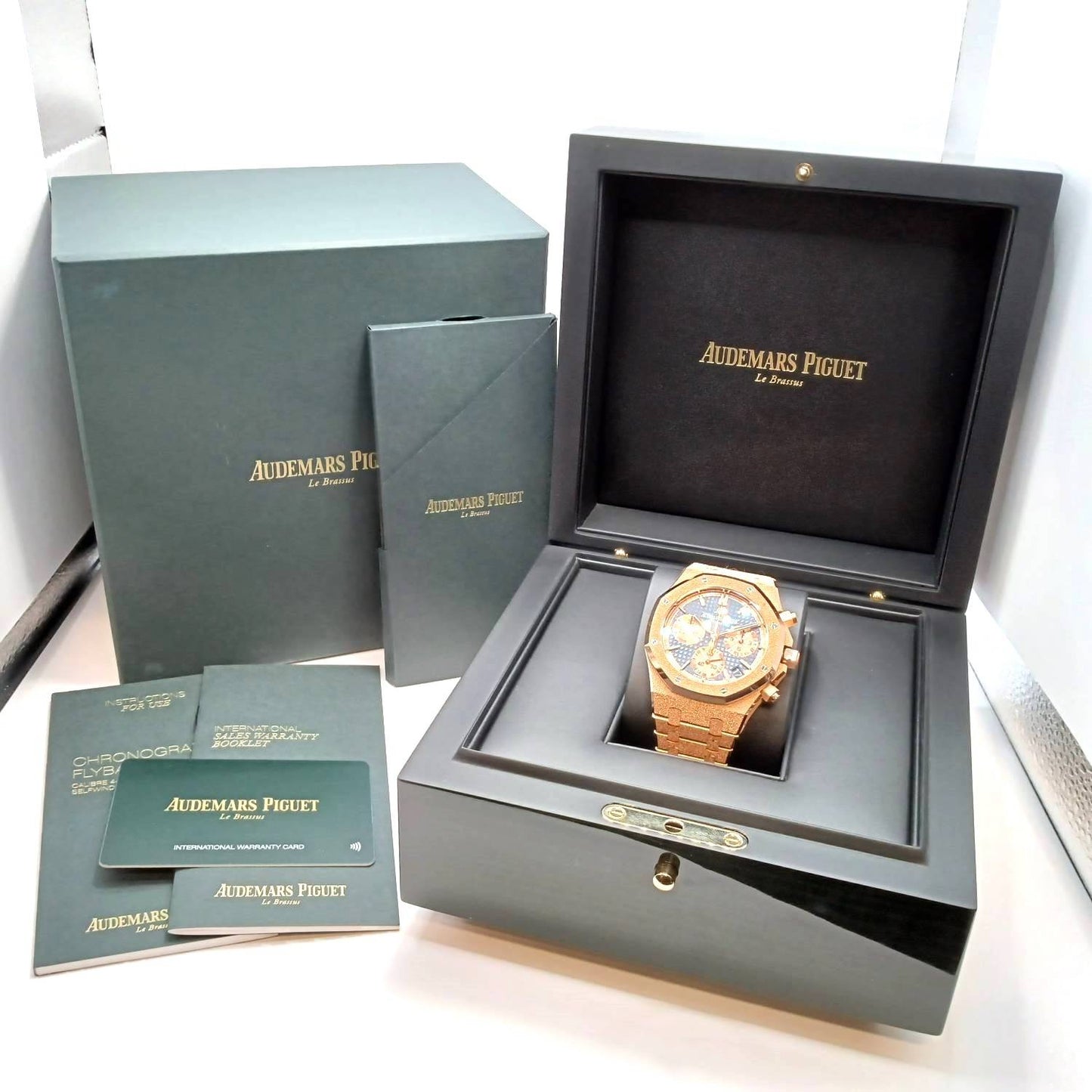 Pre-Owned Audemars Piguet Royal Oak 26239OR.GG.1224OR.01 Frosted Gold Blue Grand Tapestry