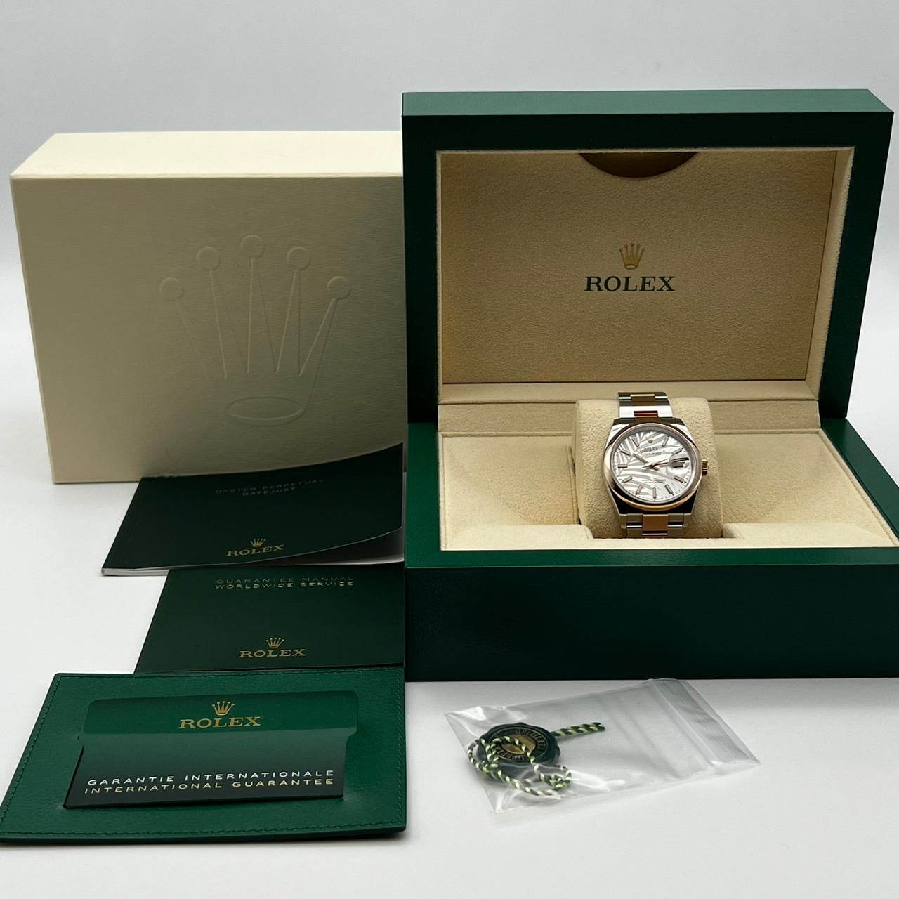 プレオウンド ロレックス デイトジャスト 126201 シルバー パームモチーフ オイスターブレスレット36mm