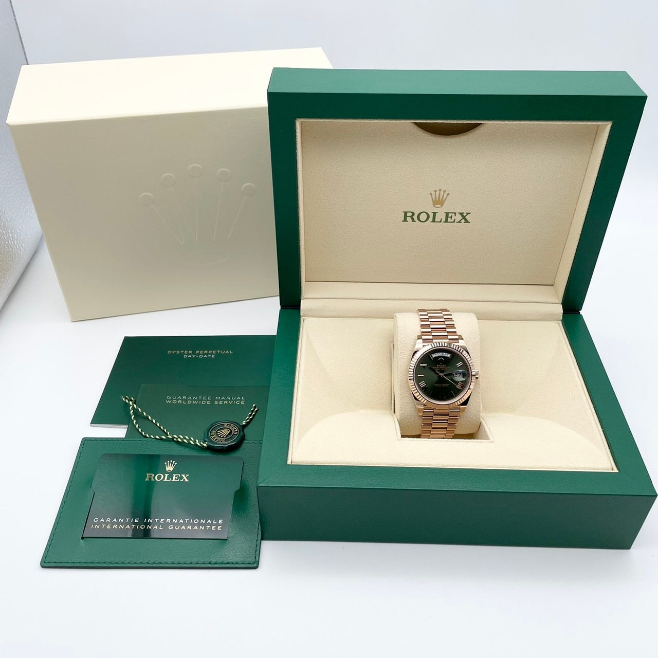 プレオウンド ロレックス デイデイト 228235 エバーローズゴールド オリーブグリーン ローマン 40mm