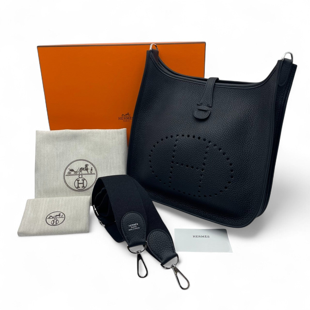 Pre-owned Hermes Evelyn PM Noir Taurillon Clemence Silver hardware Z engraved