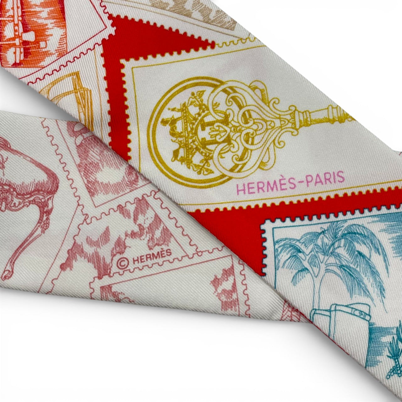 プレオウンドエルメス ツイリー フォーブルの切手愛好家 ピンク / レッド / マルチカラー シルク100%