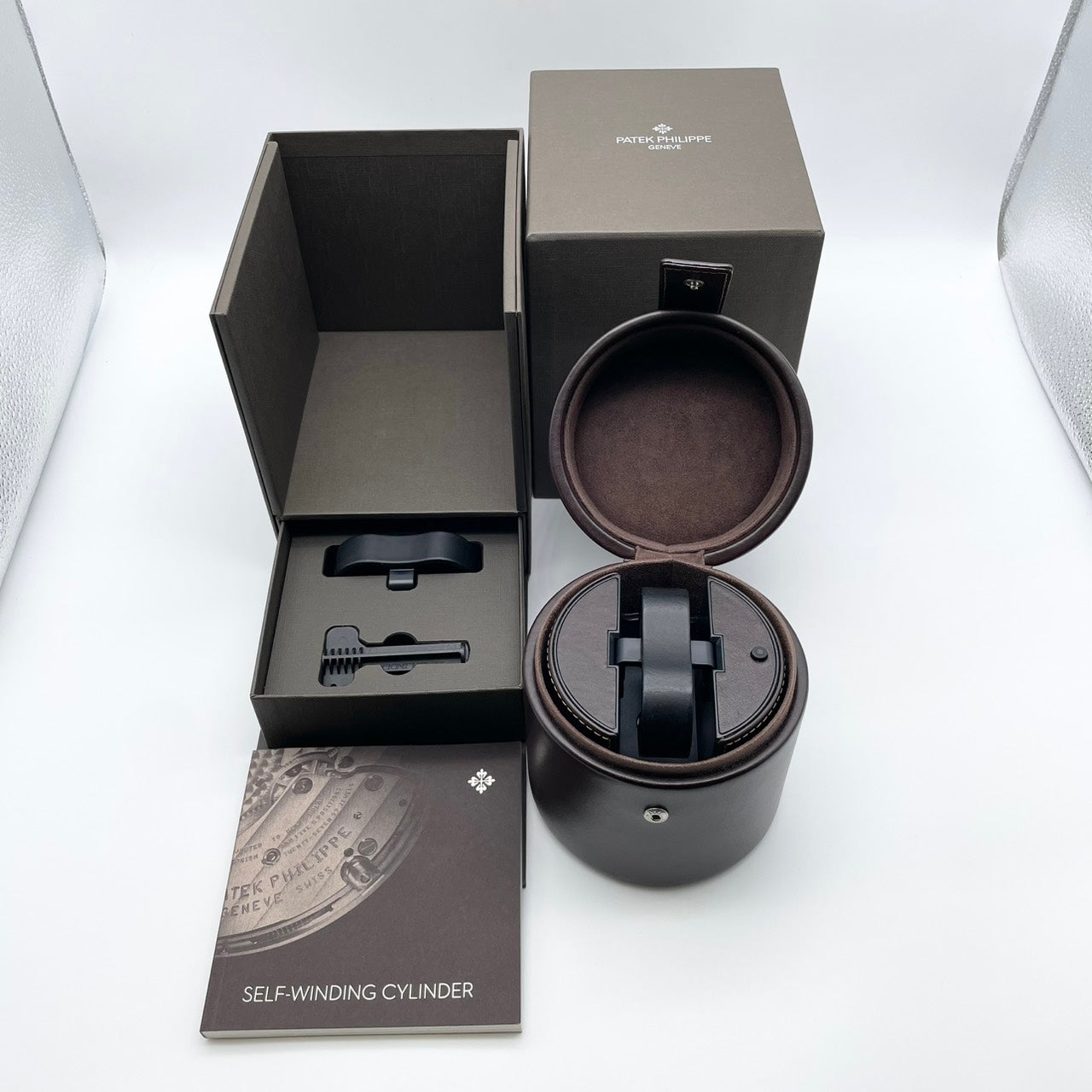 百达翡丽鹦鹉螺母万年历5740/1G-001蓝色40mm