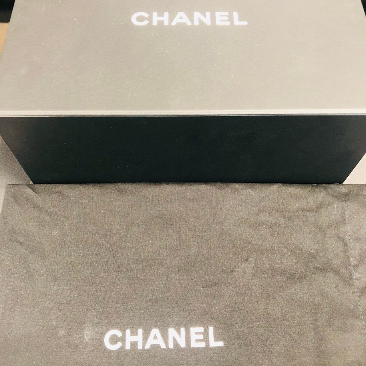 二手Chanel Matelasse顶部手柄Mini 2-Way Bag AS2215