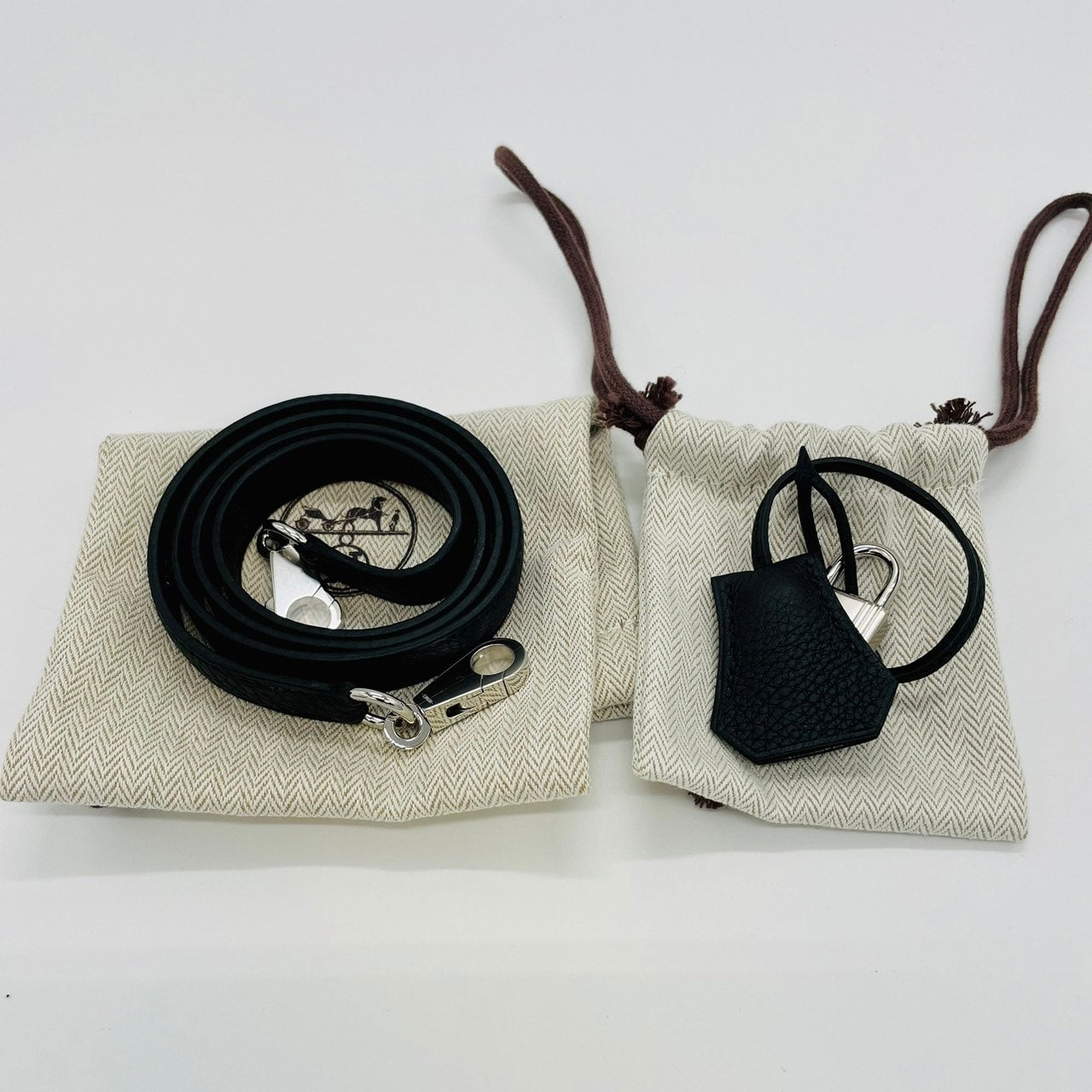 Hermes Kelly 25 Noir Togo 银色五金件 B 雕刻