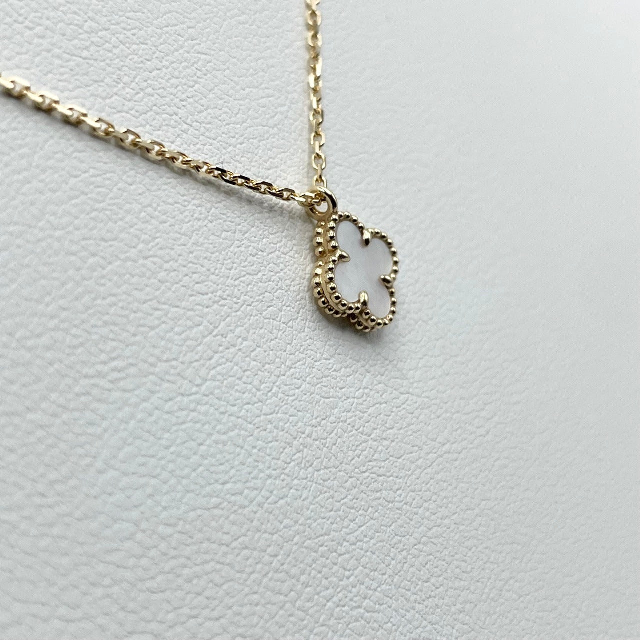 Pre-Owned Van Cleef & Arpels Sweet Alhambra Pendant VCARF69100 Yellow Gold