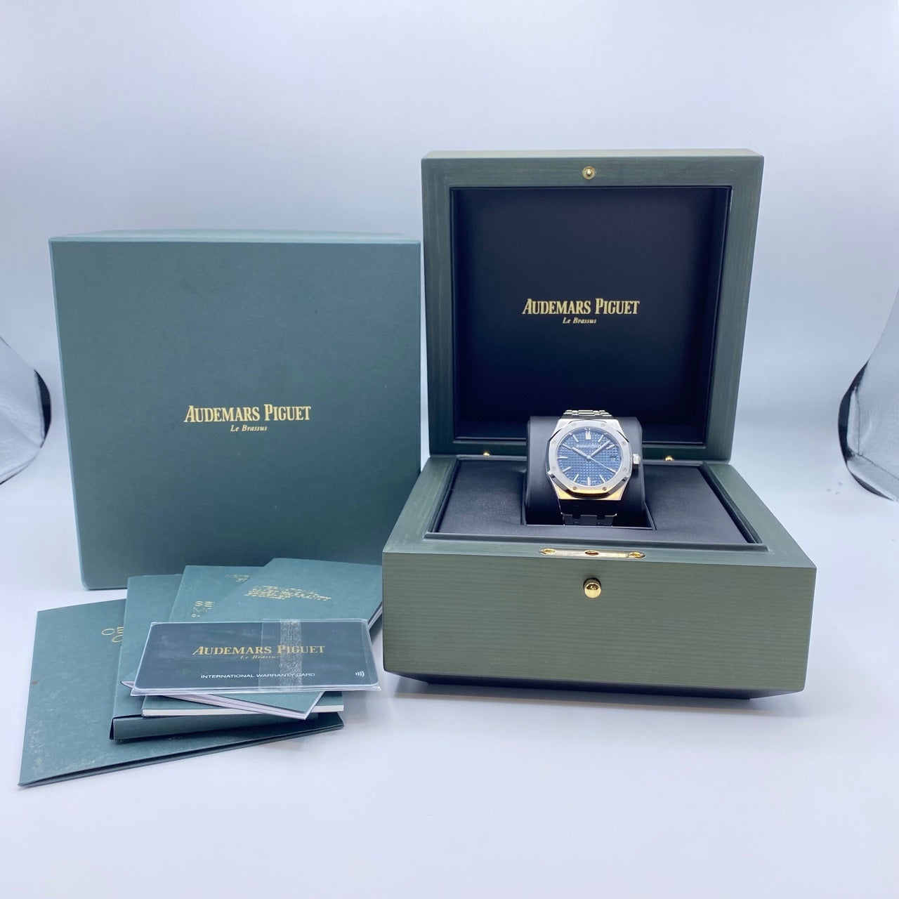 [50 주년 기념 로터 장착 모델] Audemars Piguet Royal Oak 15550st.oo.1356st.02 Blue Stainless Steel 37mm