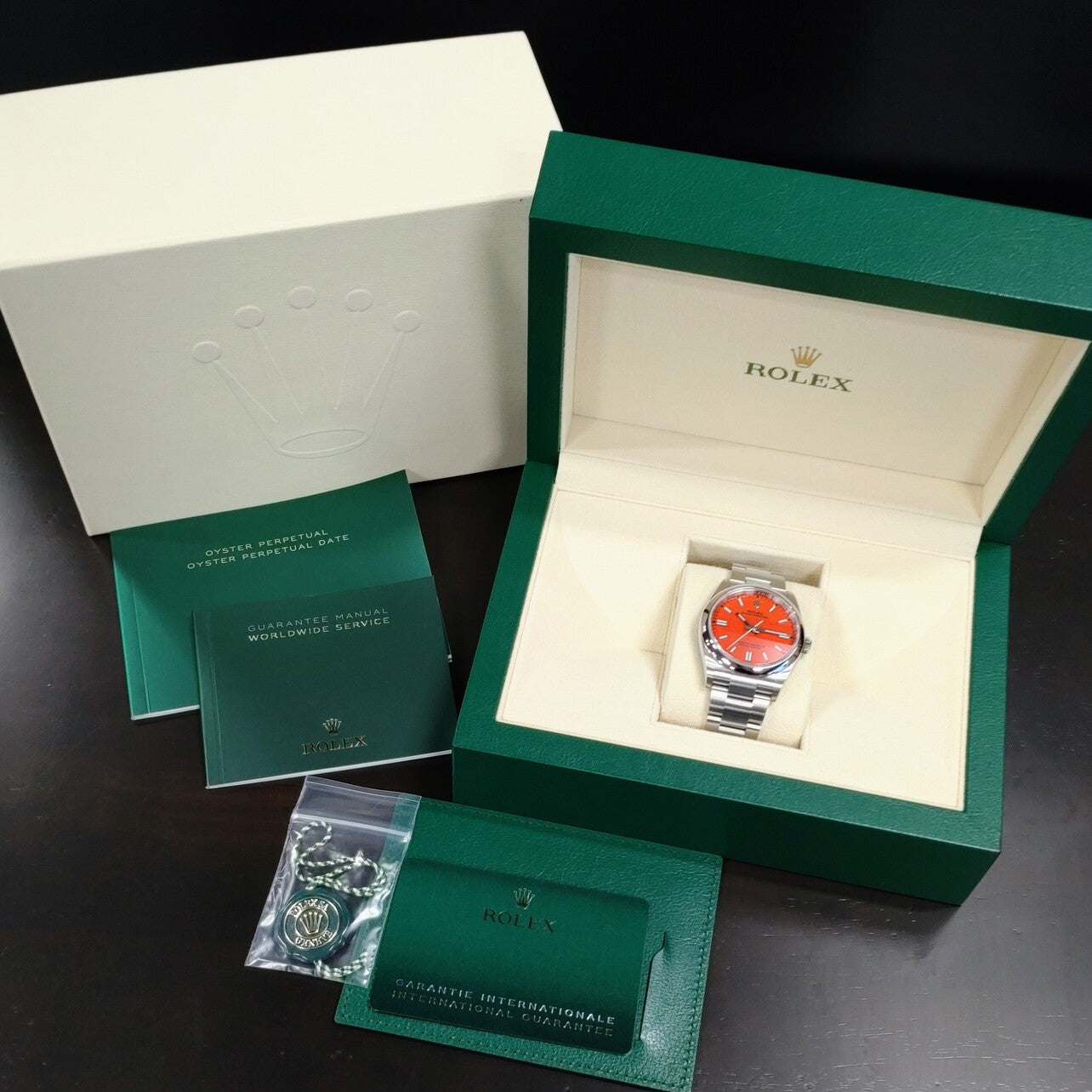사전 소유 롤렉스 굴 영구 126000 굴 팔찌 산호 레드 36mm