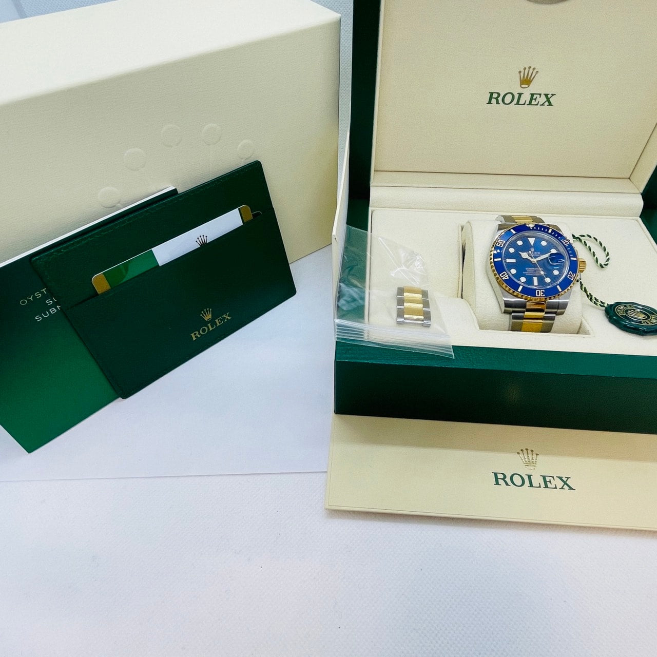 Pre-Owned Rolex Submariner Date Oyster Bracelet Royal Blue 40?o 116613LB