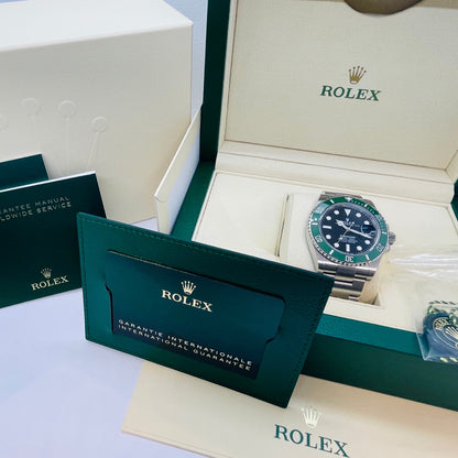 Pre-Owned Rolex Submariner Date 126610LV Oyster Bracelet Black Green