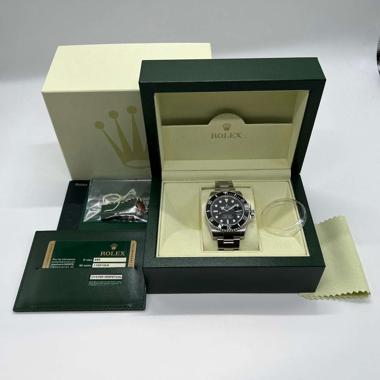 Pre-Owned Rolex Submariner Date Oyster Stainless Black 116610LN