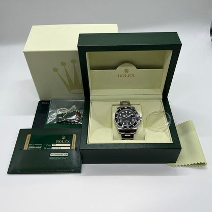 Pre-Owned Rolex Submariner Date Oyster Stainless Black 116610LN