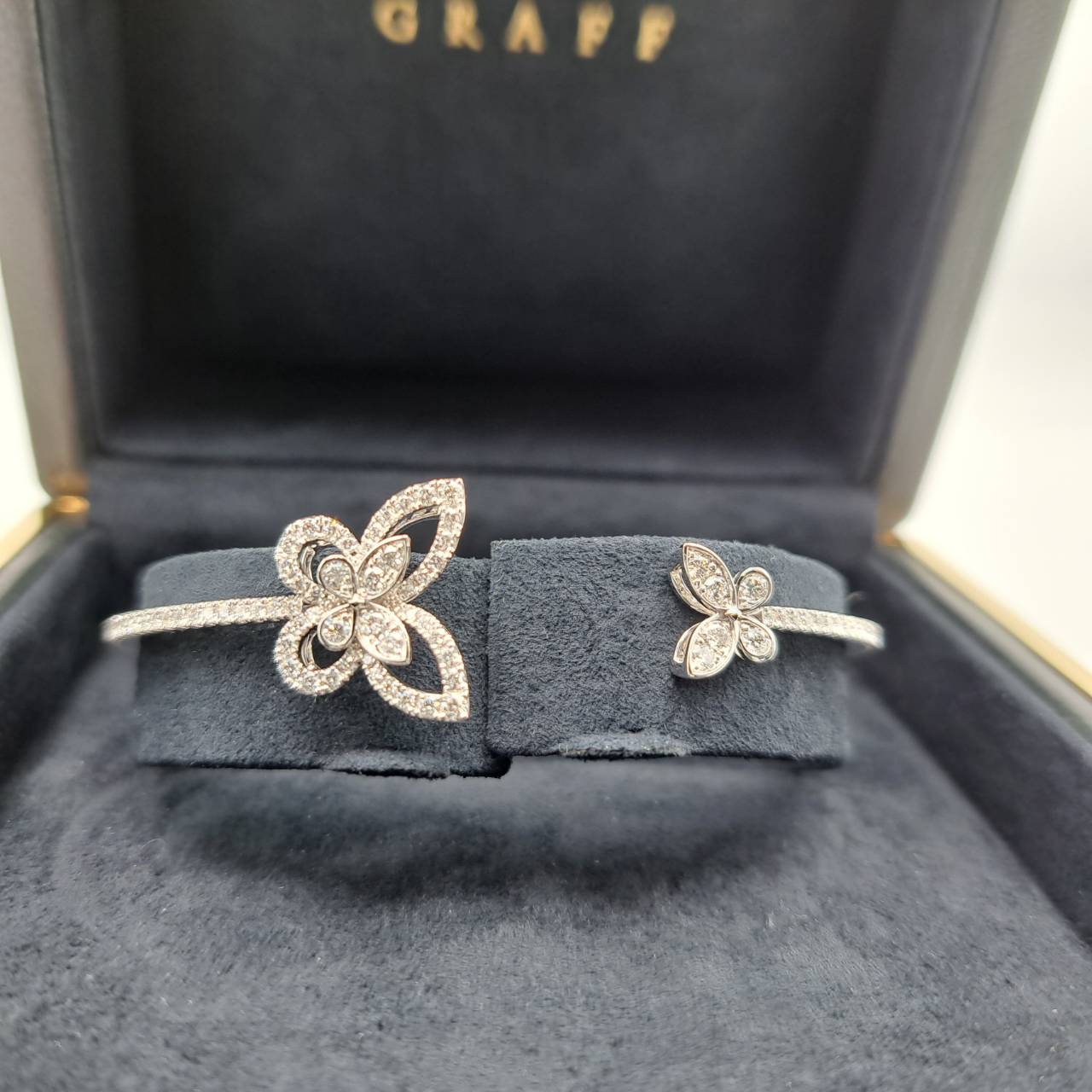 Pre-Owned Graph Multi Butterfly Silhouette Diamond