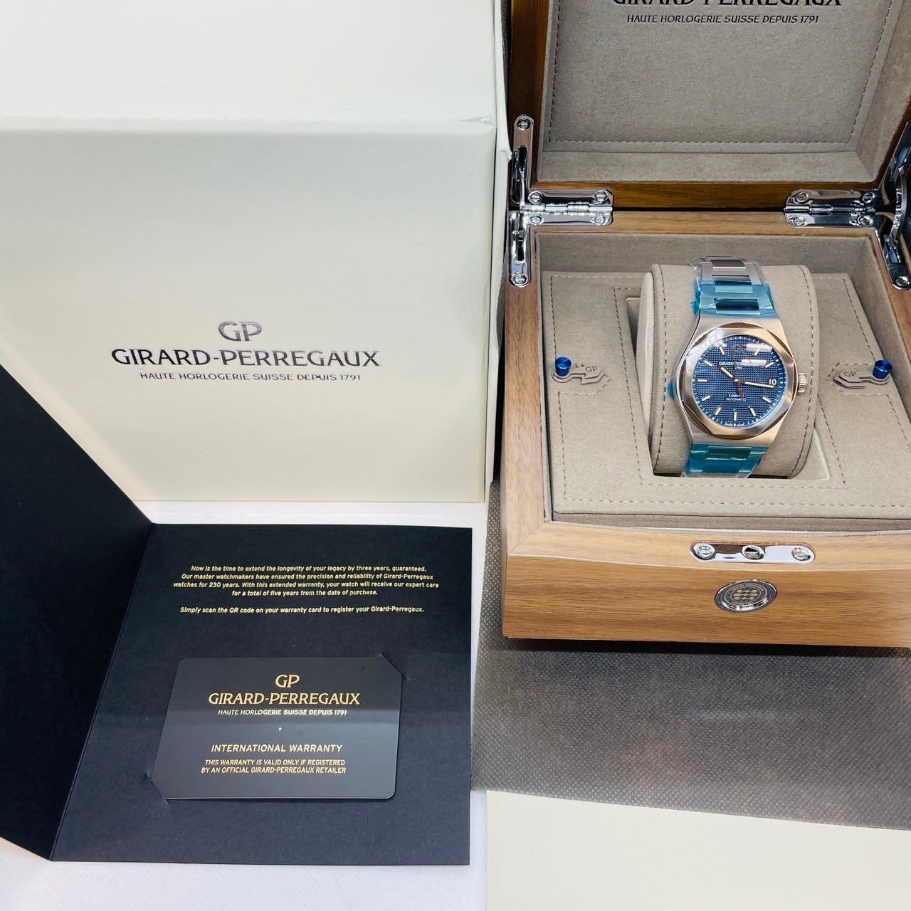 二手Girard Perregaux Lorraart Blue 81010-11-431-11a