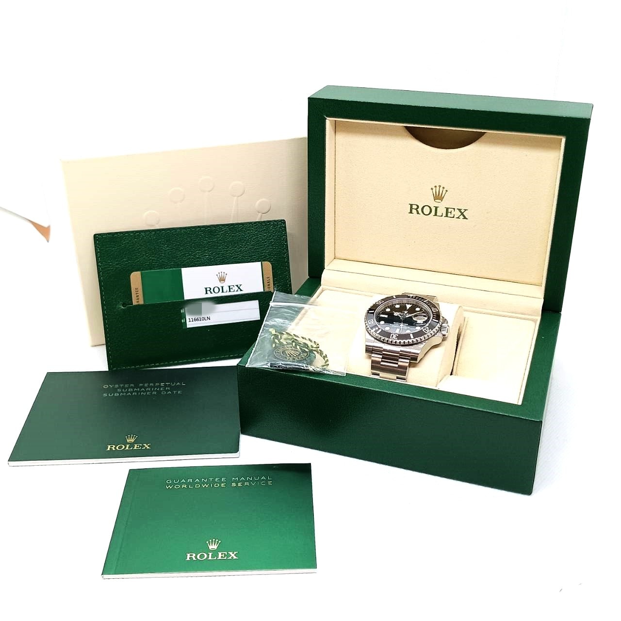 Pre-Owned Rolex Submariner Date Oyster Stainless Black 116610LN