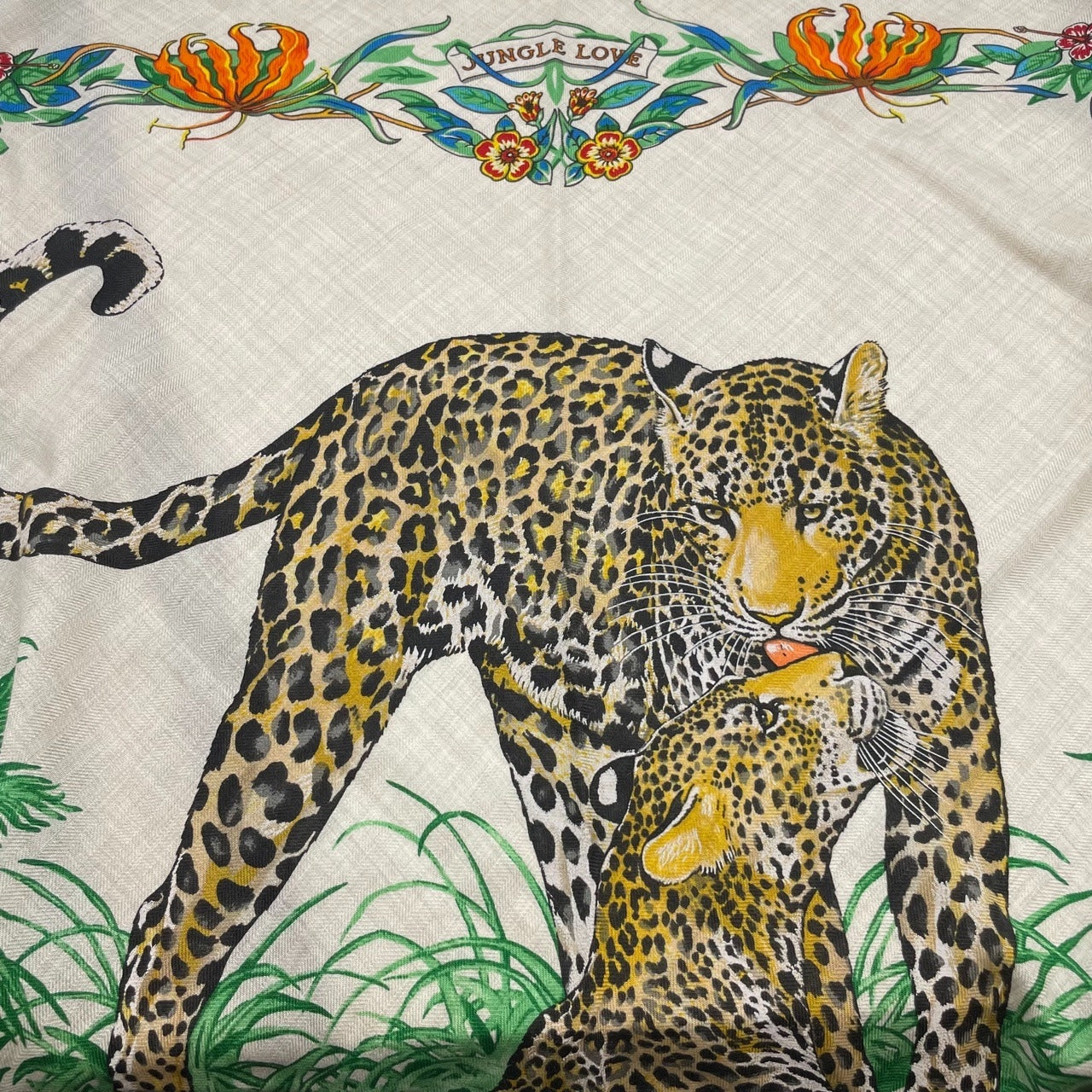プレオウンド エルメス トライアングル ジェアン ジャングルラブ カシミアシルク