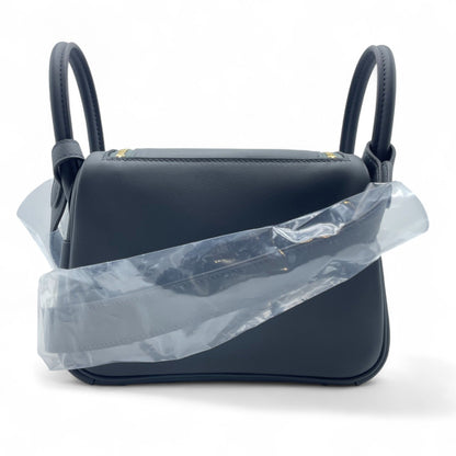 중고 에르메스 린디 미니 20 그리미스티/느와르 스위프트 샴페인 골드 하드웨어 K 스탬프