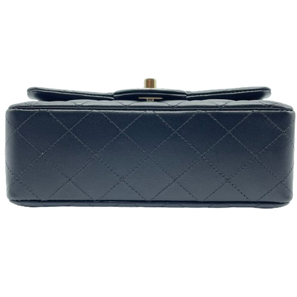 Pre-Owned Chanel Matelasse Black Lambskin Gold Fittings