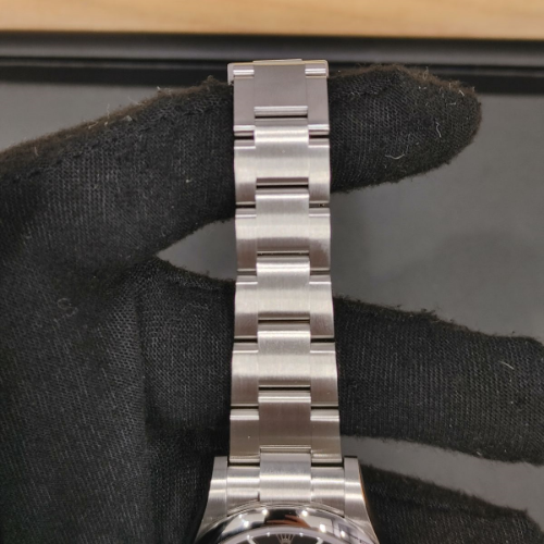 Pre-Owned Rolex Oyster Perpetual 124200 Oyster Bracelet Black