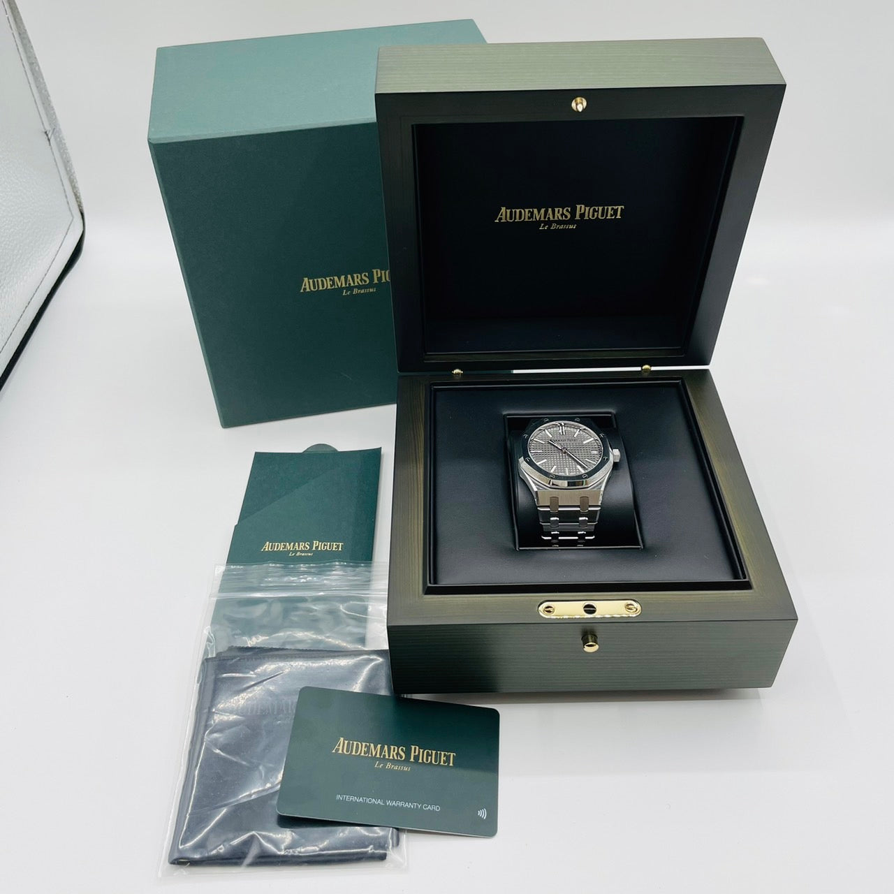 사전 소유의 Audemars Piguet Royal Oak Grey 15510st.oo.1320st.10