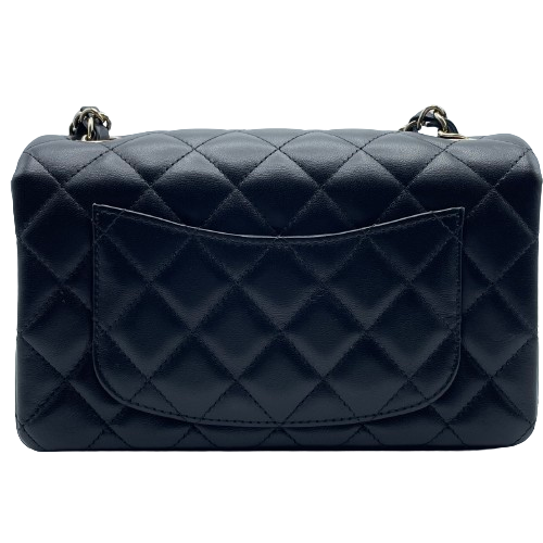 Pre-Owned Chanel Matelasse Black Lambskin Gold Fittings