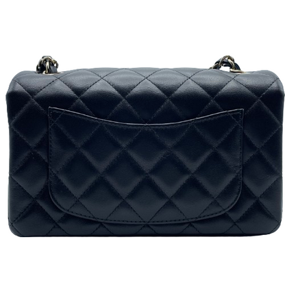 Pre-Owned Chanel Matelasse Black Lambskin Gold Fittings