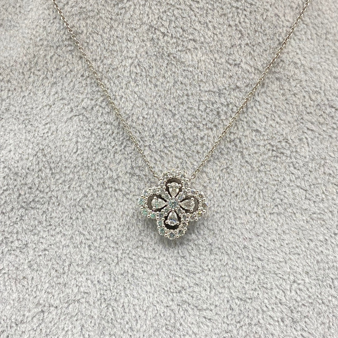 사전 소유의 Harry Winston Loop Pedprpmel4c Small