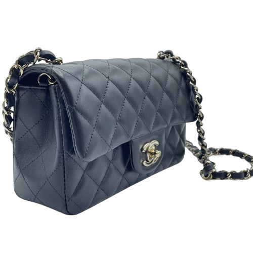 Pre-Owned Chanel Matelasse Black Lambskin Gold Fittings