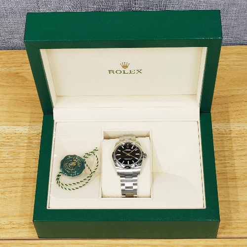 Pre-Owned Rolex Oyster Perpetual 124200 Oyster Bracelet Black