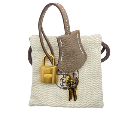 Hermes Birkin 25 Etouptogo Gold Hardware B가 새겨 져 있습니다