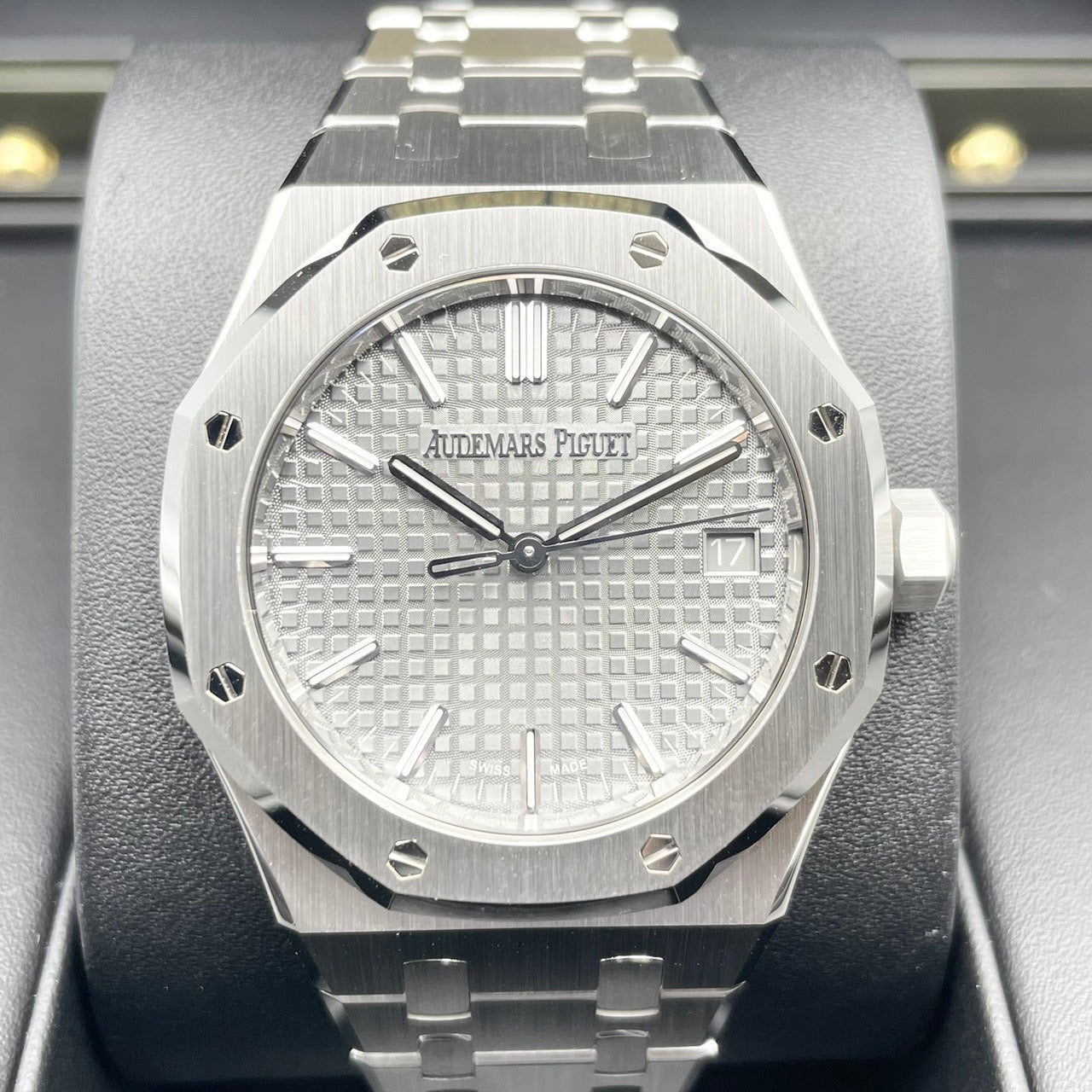 Pre-Owned Audemars Piguet Royal Oak 15550ST.OO.1356ST.07 Gray 37mm
